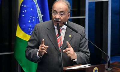Nghị sĩ Brazil từ chức vì cáo buộc giấu tiền tham nhũng trong quần lót