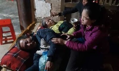 Vụ sạt lở ở Quảng Trị, 22 chiến sĩ gặp nạn: Mẹ già khóc ngất, lao vào dòng nước lũ tìm con