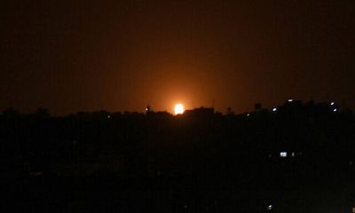 Máy bay Israel dội hỏa lực không kích Dải Gaza đáp trả vụ tấn công bằng rocket
