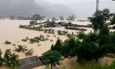 Khoảng 2.000 ngôi nhà tại Quảng Bình vẫn bị ngập trong nước lũ