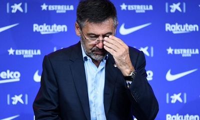 Chủ tịch Josep Bartomeu cùng ban lãnh đạo Barca chính thức tuyên bố từ chức