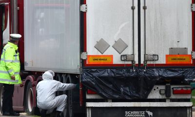 Vụ 39 người Việt chết trong xe container tại Anh: Thêm tình tiết mới liên quan đến tài xế