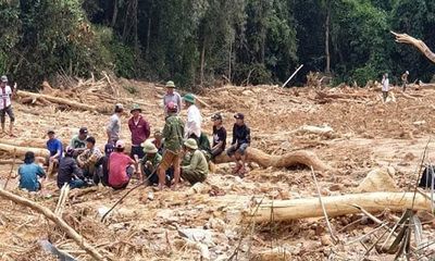 Tìm thấy 2 thi thể nghi là phu trầm tại hiện trường vụ sạt lở núi tại Quảng Bình