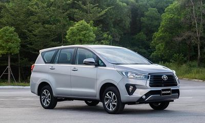 Bảng giá xe Toyota mới nhất tháng 11/2020: Toyota Hiace tăng giá cao nhất lên đến 177 triệu đồng 