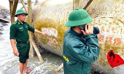 Tin tức thời sự mới nóng nhất hôm nay 13/11/2020: Phát hiện bồn chứa hóa chất lạ in chữ Trung Quốc tại biển Quảng Ngãi