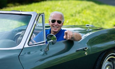 Chiếc xe yêu thích nhất của ứng viên tổng thống Joe Biden và ký ức về cha