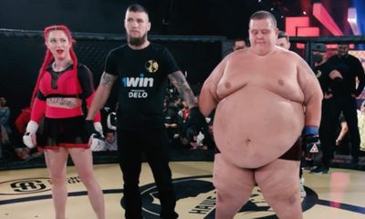Video: Nữ võ sĩ lạnh lùng hạ knock out đối thủ nam nặng tới 240kg