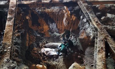 Đào móng công trình, phát hiện quả bom nặng hơn 300 kg chưa nổ ở Hà Nội