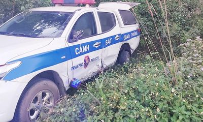 Vụ tài xế say xỉn húc văng xe CSGT Hòa Bình xuống vệ đường: Danh tính 