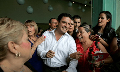 Đang đi ăn nhà hàng, cựu thống đốc Mexico bị ám sát ngay trong nhà vệ sinh