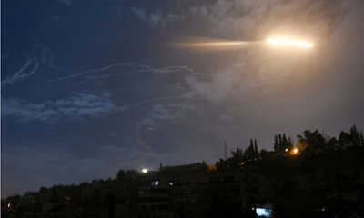 Hệ thống phòng không Syria đánh chặn hàng loạt tên lửa của Israel
