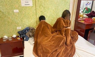 Vụ bắt 4 cặp nam nữ mua bán dâm ở nhà nghỉ tại Hà Nội: Bất ngờ lời khai của hotgirl 23 tuổi