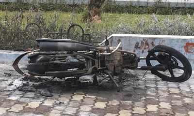 Vụ thanh niên tự đốt xe vì bị CSGT xử phạt: Nỗ lực dập lửa nhưng không được