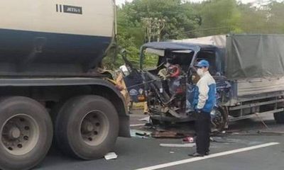 Tin tai nạn giao thông ngày 11/1: Húc đuôi container trên cao tốc Hà Nội- Hải Phòng, lái xe tải tử vong