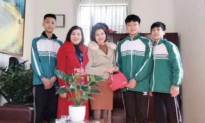 Quảng Ninh: 3 học sinh lớp 9 trả lại 21,5 triệu đồng cho người đánh rơi