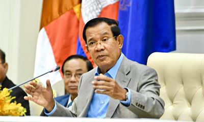 Thủ tướng Hun Sen xung phong tiêm phòng vaccine ngừa COVID-19 của Trung Quốc