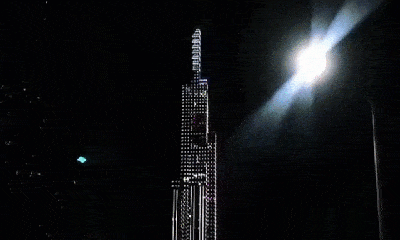 Video: Khoảnh khắc tên Sơn Tùng M-TP được thắp sáng trên tòa nhà cao nhất Đông Nam Á