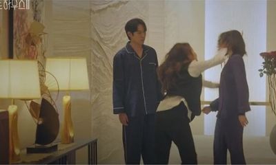 Penthouse 2 (Cuộc Chiến Thượng Lưu 2) tập 4: Khán giả hả dạ khi mẹ Je Ni thẳng tay tát Seok Kyung sau khi biết con gái bị bắt nạt