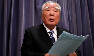 Chủ tịch Suzuki nghỉ hưu sau hơn 40 năm lãnh đạo công ty