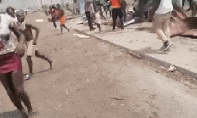 Video: Hiện trường kinh hoàng vụ nổ kho đạn khiến hơn 600 người thương vong tại Guinea