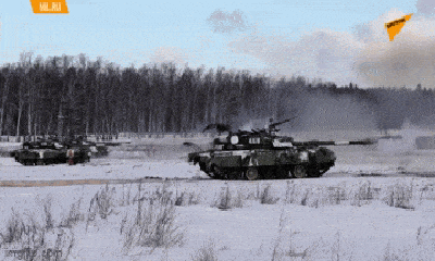 Video: Tròn mắt chứng kiến những nữ xạ thủ Nga trổ tài lái xe tăng, bắn đạn thật cực 