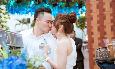 Diễn viên Chi Bảo kết hôn lần 2 với bạn gái kém 16 tuổi