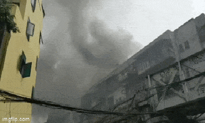 Video: Ngôi nhà tại phố cổ Hà Nội bốc cháy nghi ngút giữa trưa 