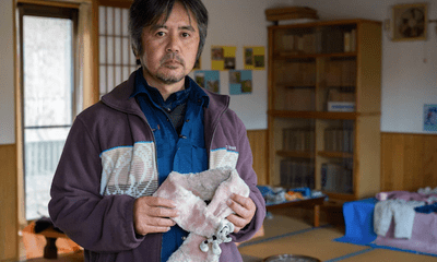 Xúc động chuyện ông bố người Nhật dành 10 năm đào đất khắp thành phố tìm kiếm thi thể con gái 