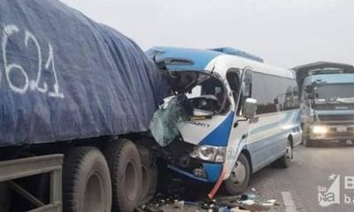 Tai nạn nghiêm trọng giữa xe khách và xe tải ở Nghệ An, nhiều người thương vong