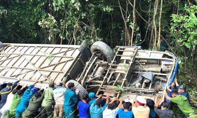 Tai nạn thảm khốc ở Thanh Hóa, 7 người tử vong trên dốc Bả Vai