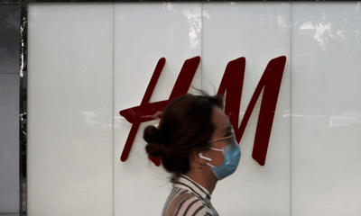 Tuyên bố “không mua bông Tân Cương”, H&M bị dân Trung Quốc đòi tẩy chay