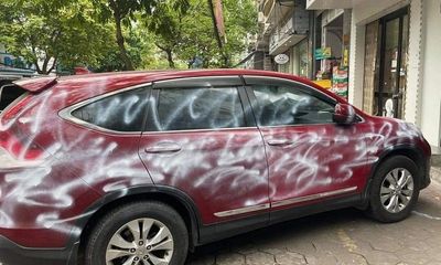 Người phun sơn trắng loang lổ khắp ô tô Honda CR-V ở Hải Phòng là ai?