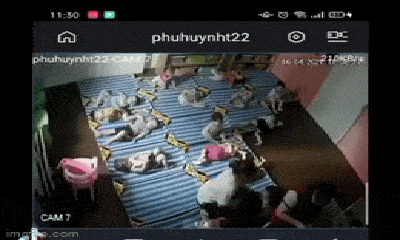 Bật camera xem con ngủ trưa, bố mẹ được phen cười ngất vì hành động bất ngờ của 