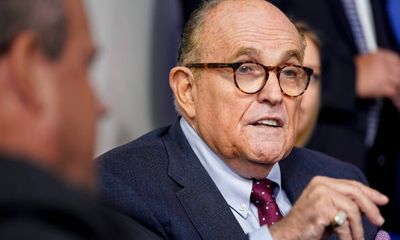 Đồng minh ông Giuliani thúc giục cựu Tổng thống Trump hỗ trợ cuộc chiến pháp lý