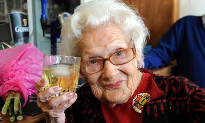 Bí quyết trường thọ của cụ bà 100 tuổi