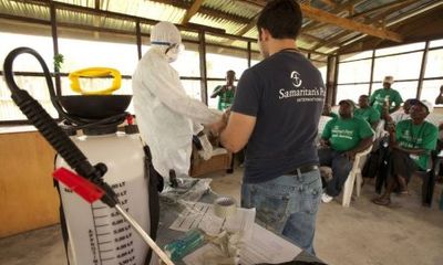 Dịch Ebola lây lan mạnh: Nhân viên y tế tháo chạy khỏi vùng dịch