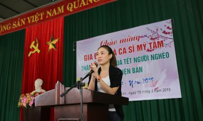 Mỹ Tâm tặng quà Tết tại Đà Nẵng và Quảng Nam