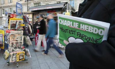 Charlie Hebdo đăng ảnh châm biếm Giáo hoàng, chính khách 