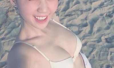 Clip: Ngọc Trinh diện áo ngực nhảy sexy trên biển