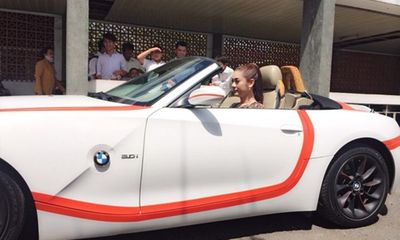 Lâm Chi Khanh khoe xế sang BMW độ cực đẹp