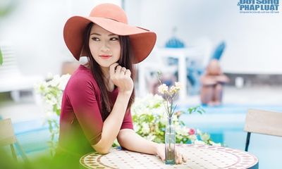 Hoa hậu Trần Thị Quỳnh nền nã, dịu dàng trong nắng Hè