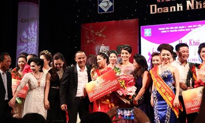 Lê Thị Bích Trâm đăng quang Hoa khôi doanh nhân 2014