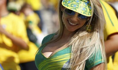 Hot girl treo cổ tự tử trong nhà sau trận thua thảm của Brazil