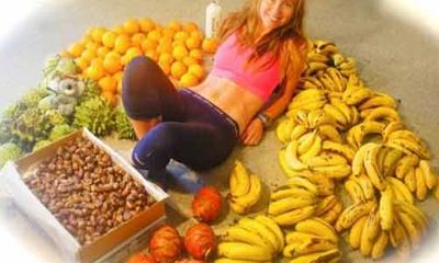 Cô gái ăn 51 quả chuối mỗi ngày để giảm cân