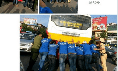 Hình ảnh đẹp: Tình nguyện viên đẩy xe bus chết máy giữa đường