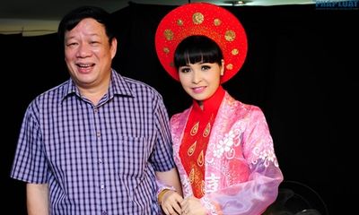 Chồng tỷ phú của Trang Nhung đi cổ vũ vợ