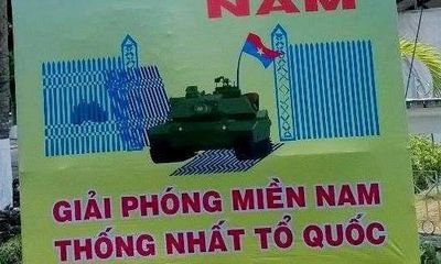 Pano vẽ xe tăng Mỹ húc đổ cổng Dinh Độc lập vào ngày 30/4?