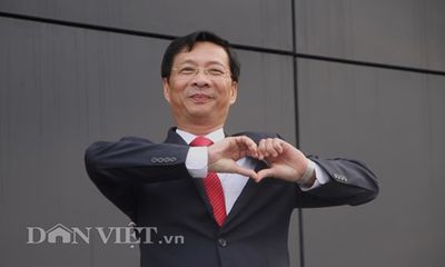 Lãnh đạo Quảng Ninh khum tay trái tim chụp ảnh: “Rất phá cách”