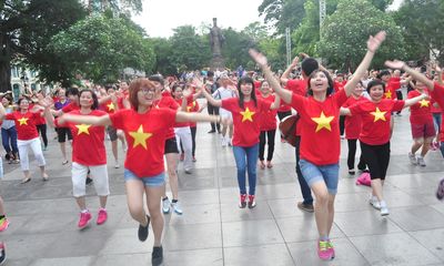 Hàng nghìn sinh viên nhảy flasmob với khát vọng biển Đông