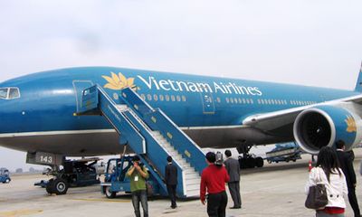 Máy bay Vietnam Airlines hạ cánh khẩn cấp để cứu cháu bé bị co giật